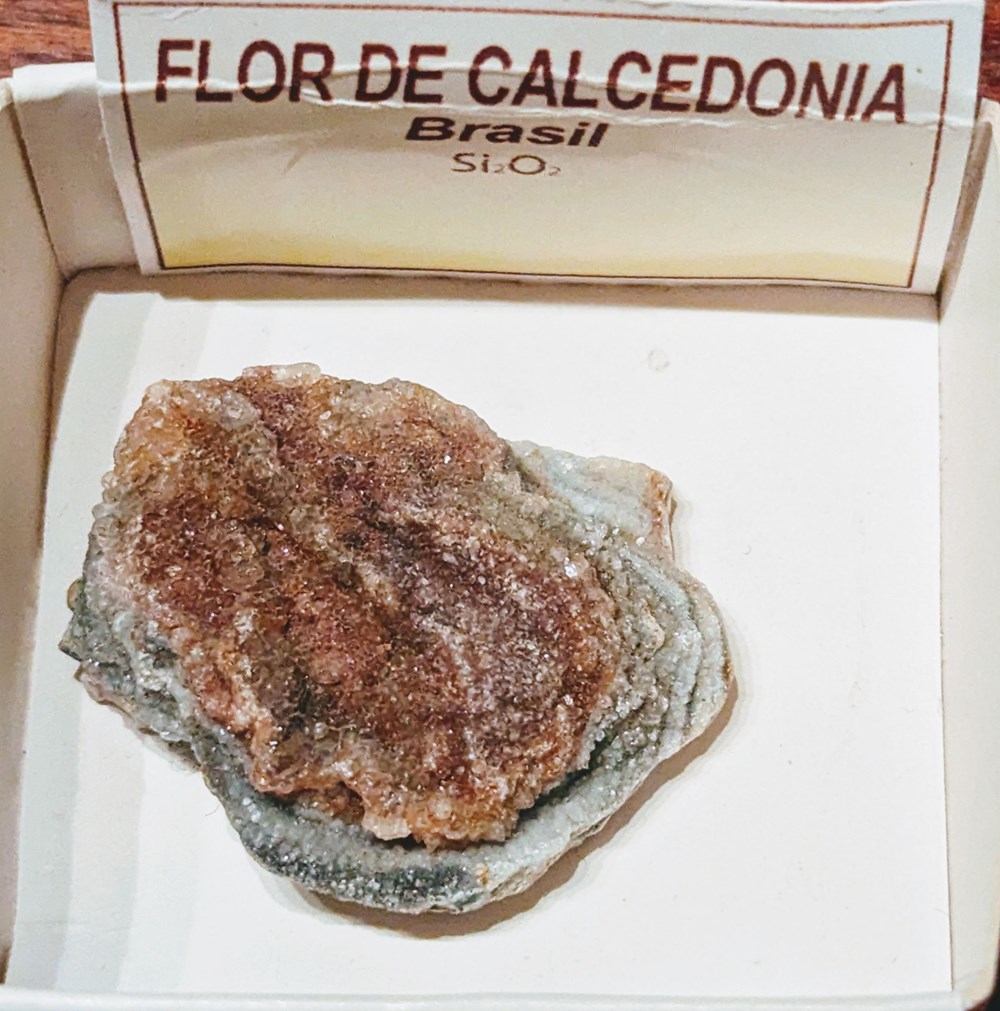 mineraux meteorites calcedoine fleur de