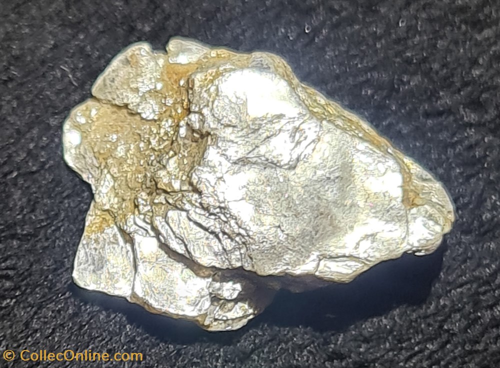 Muscovite (Argent de chat) mineraux meteorites muscovite argent de chat