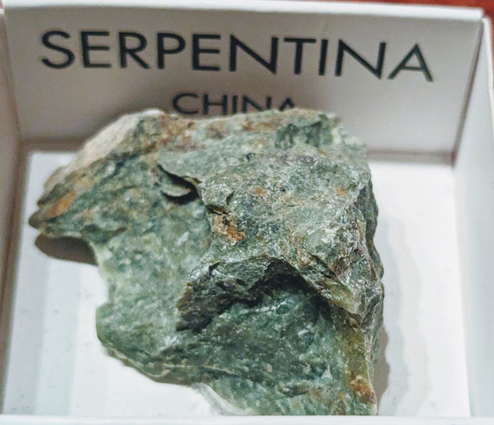 mineraux meteorites serpentine