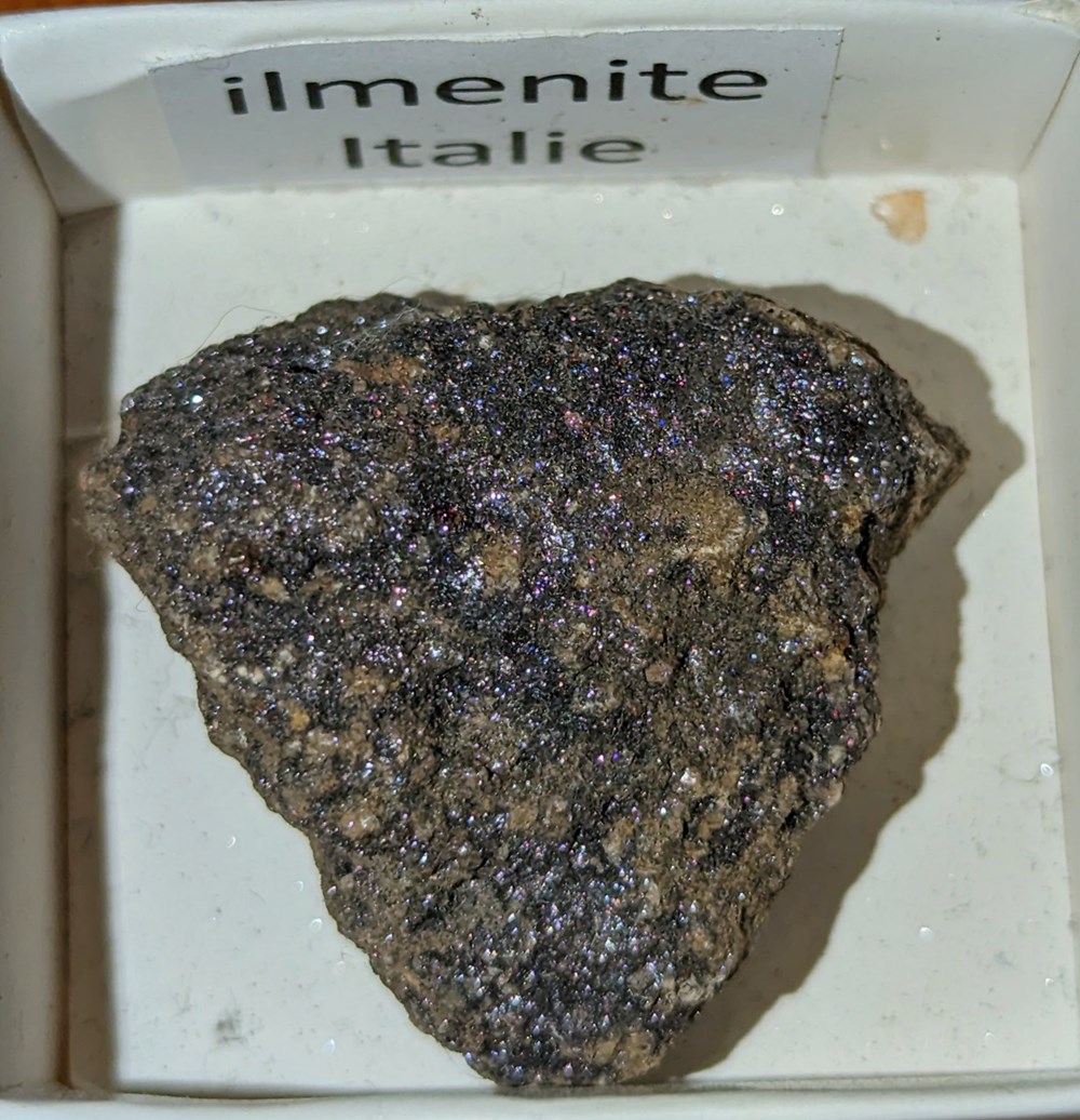 Ilmenite mineraux meteorites ilmenite