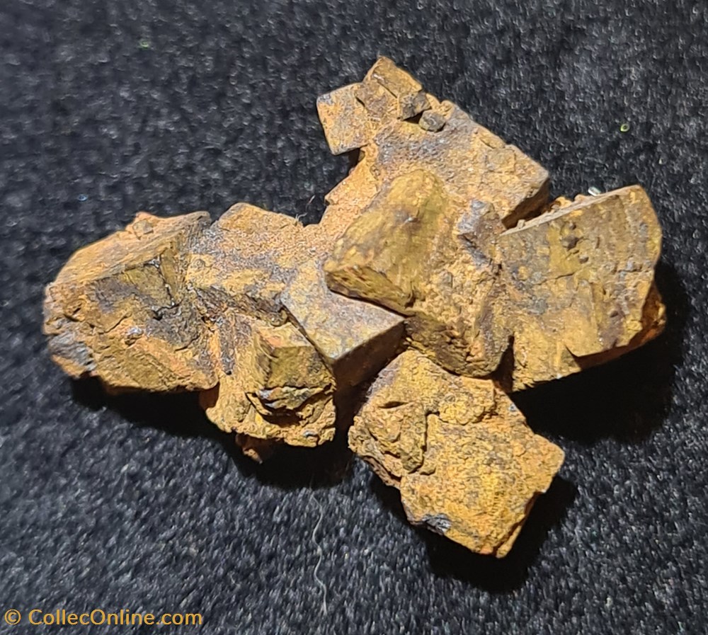 mineraux meteorites limonite et pyrite