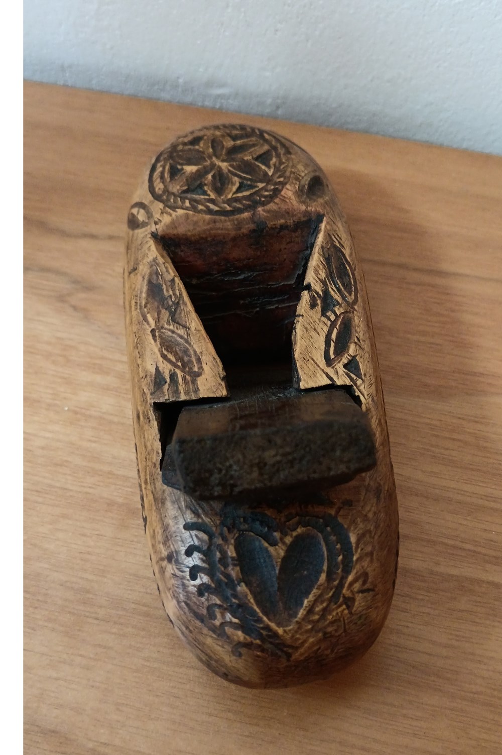 Petit rabot monoxyle XIXe art antiquites populaire petit rabot monoxyle xixe
