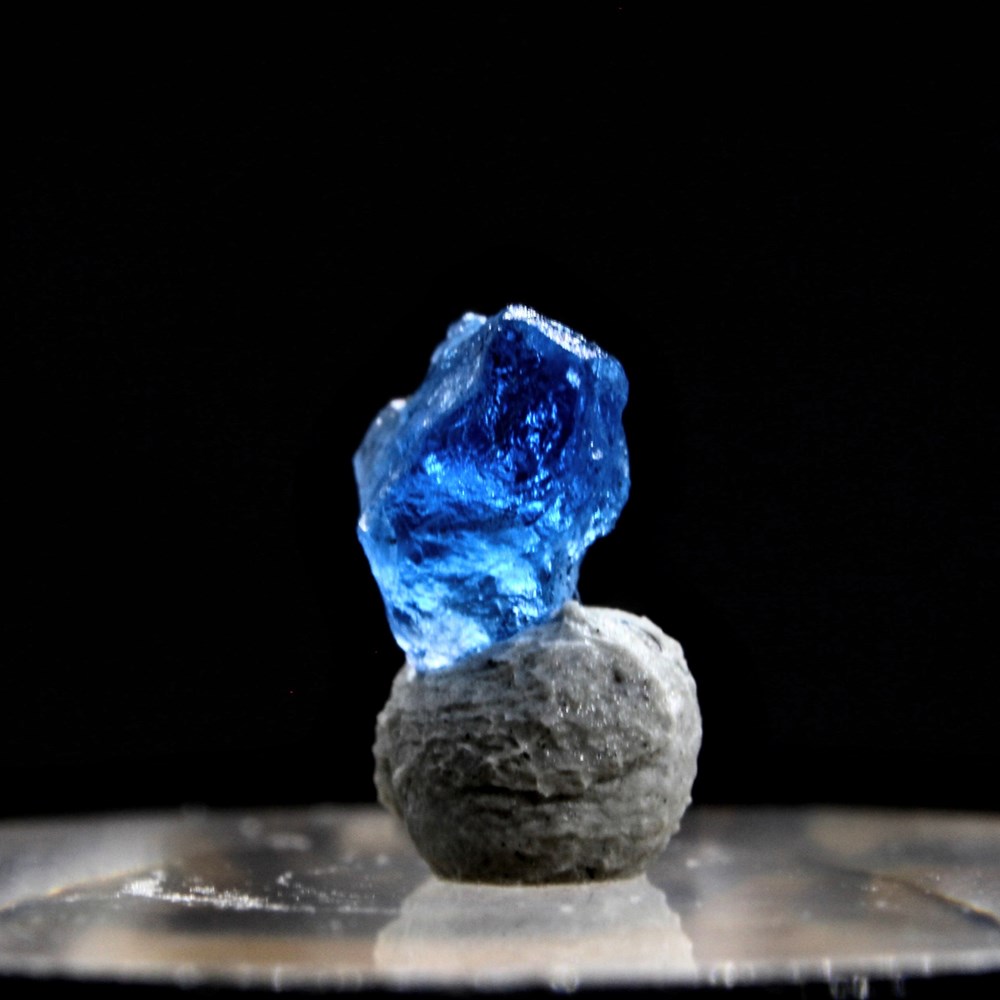 9 - Hauyne mineraux meteorites 9 hauyne