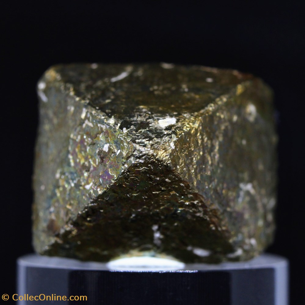 2 - Chalcopyrite ?? mineraux meteorites 2 chalcopyrite