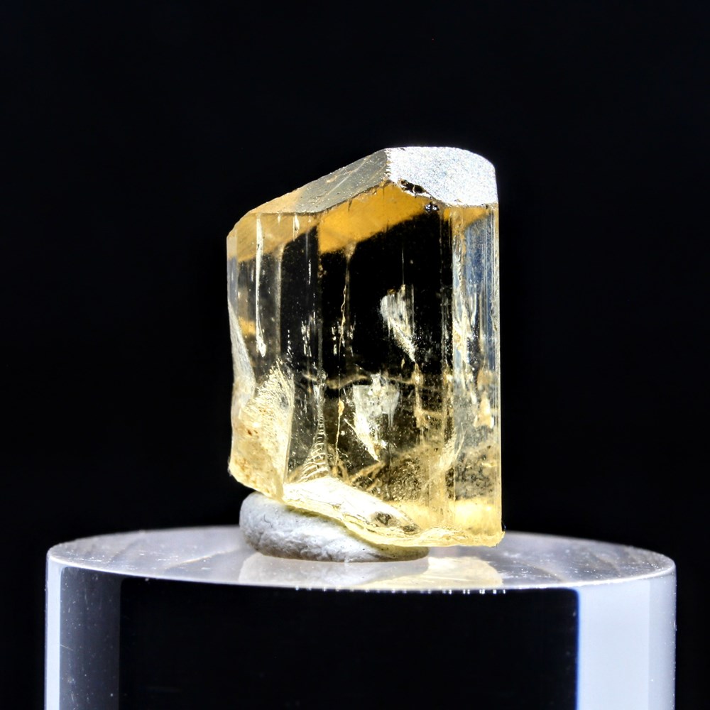 9 - Marialite mineraux meteorites 9 marialite