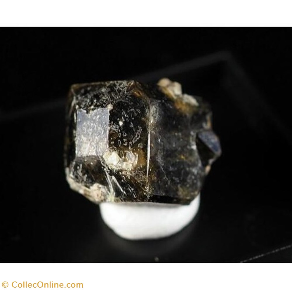 9 - Wiluite mineraux meteorites 9 wiluite