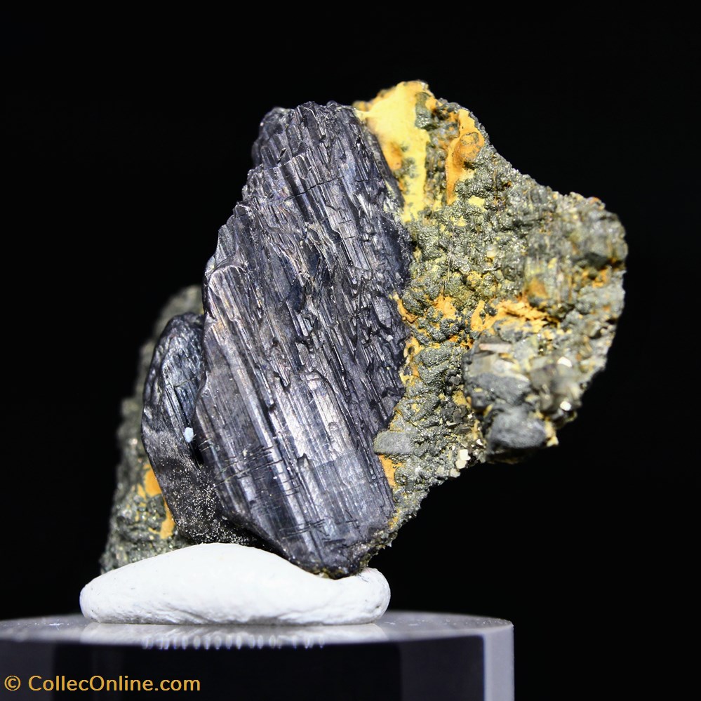 2 - Quatrandorite (Andorite IV) ou Senandorite (Andorite VI) - 2.JB.40a mineraux meteorites 2 quatrandorite andorite iv ou senandorite andorite vi 2 jb 40a