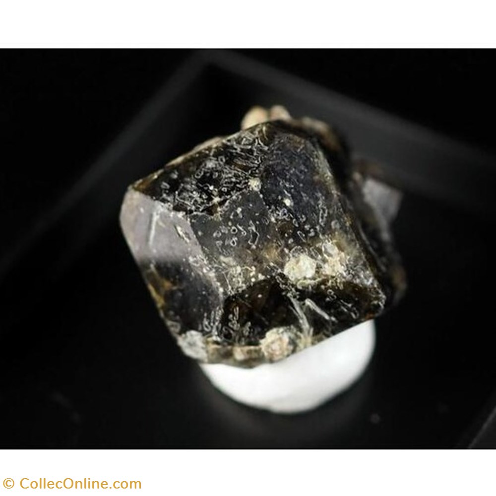 9 - Wiluite mineraux meteorites 9 wiluite