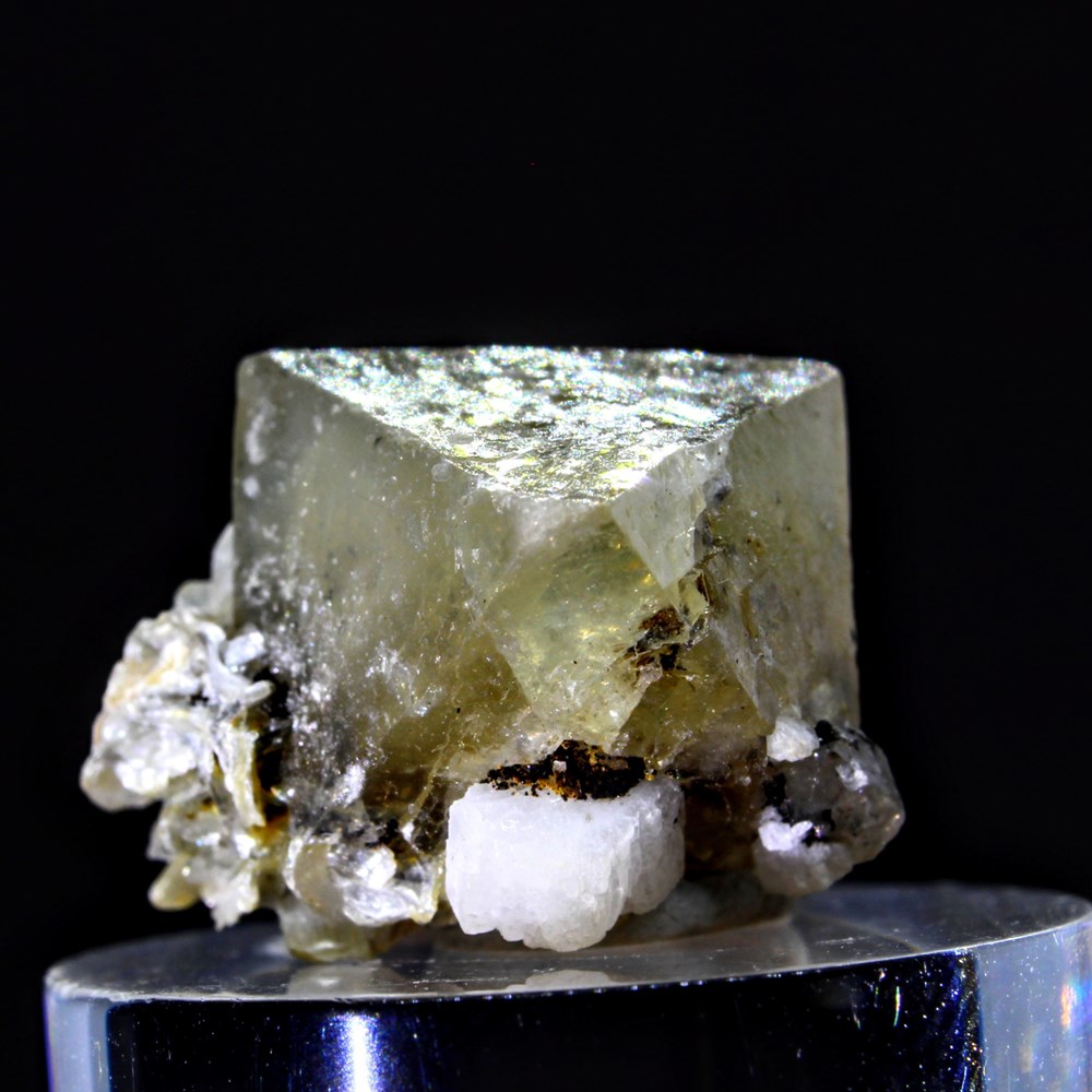 7 - Scheelite mineraux meteorites 7 scheelite