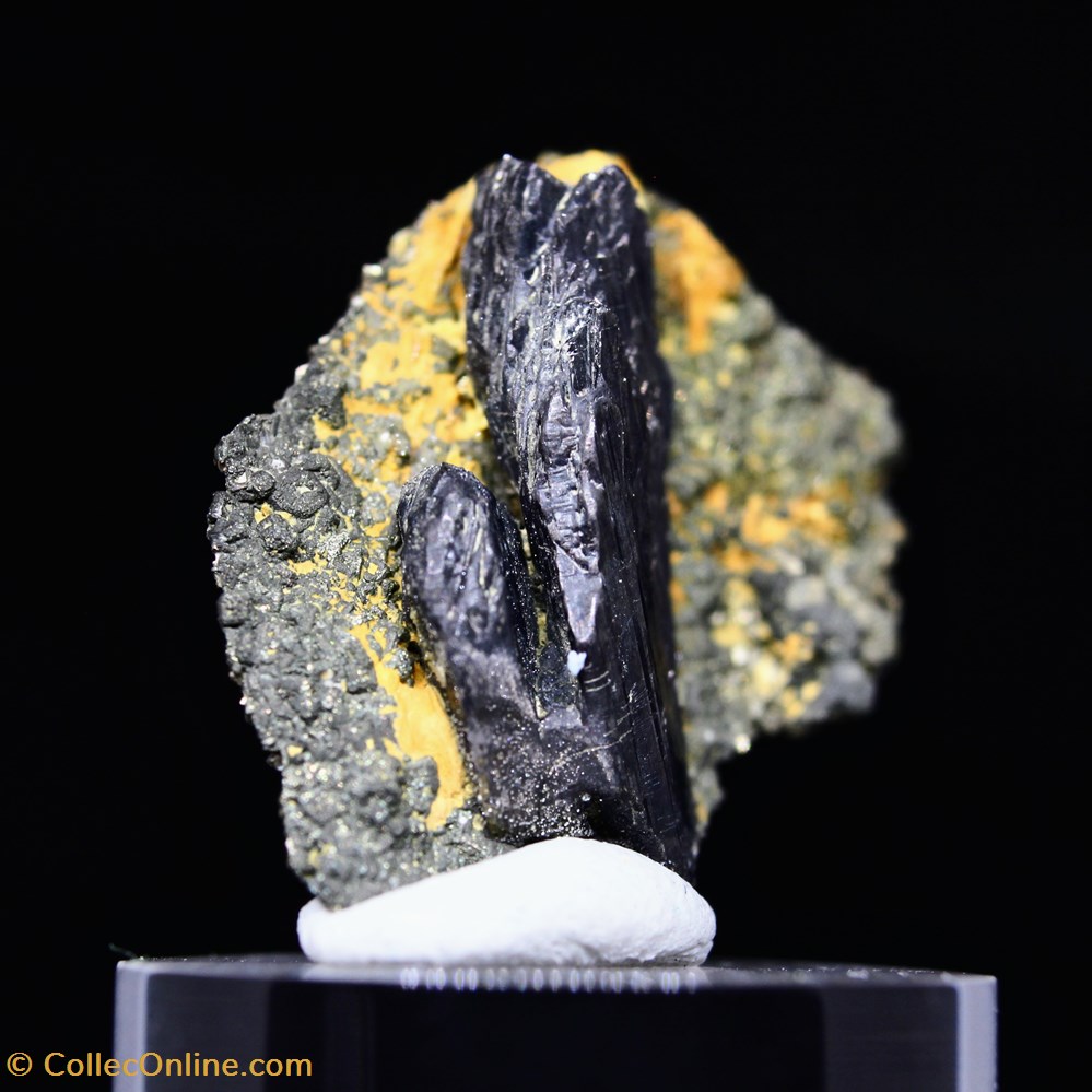 2 - Quatrandorite (Andorite IV) ou Senandorite (Andorite VI) - 2.JB.40a mineraux meteorites 2 quatrandorite andorite iv ou senandorite andorite vi 2 jb 40a