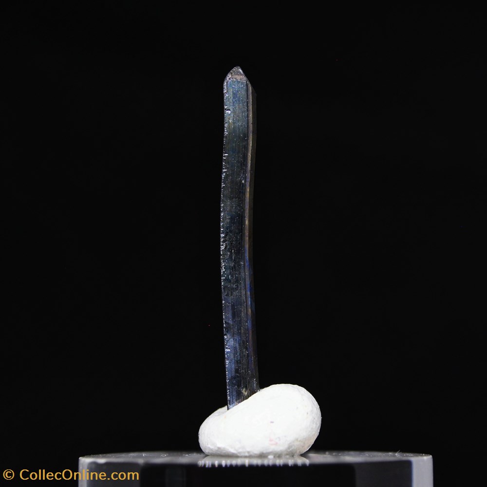 2 - Stibnite - 2.DB.05 mineraux meteorites 2 stibnite 2 db 05