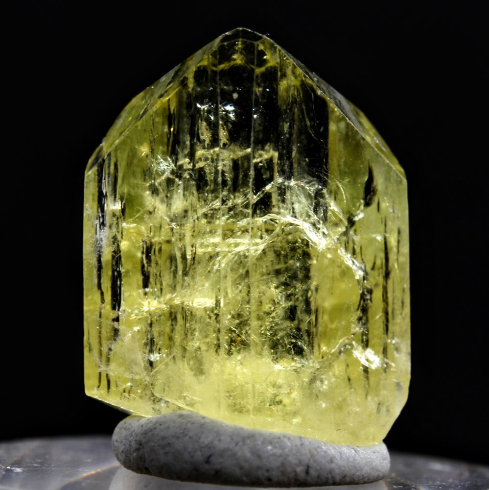 8 - Brazilianite mineraux meteorites 8 brazilianite