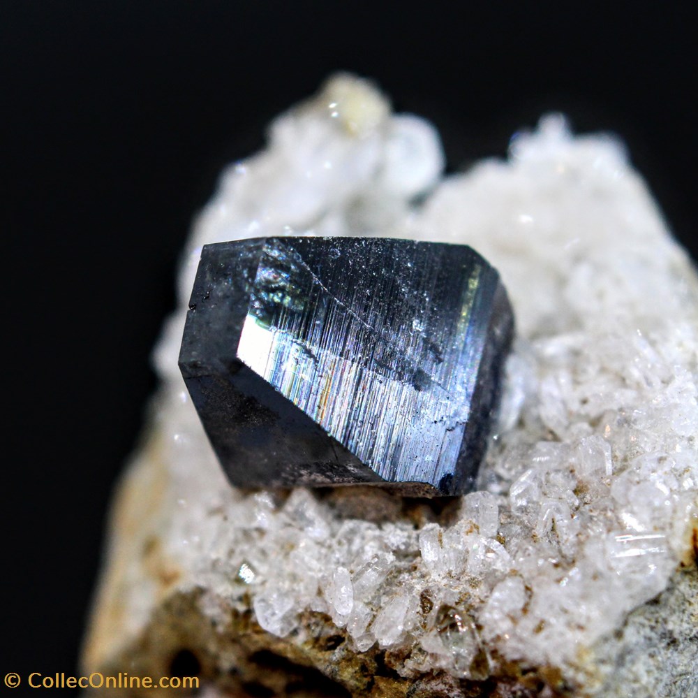 4 - Anatase - 4.DD.05 mineraux meteorites 4 anatase 4 dd 05