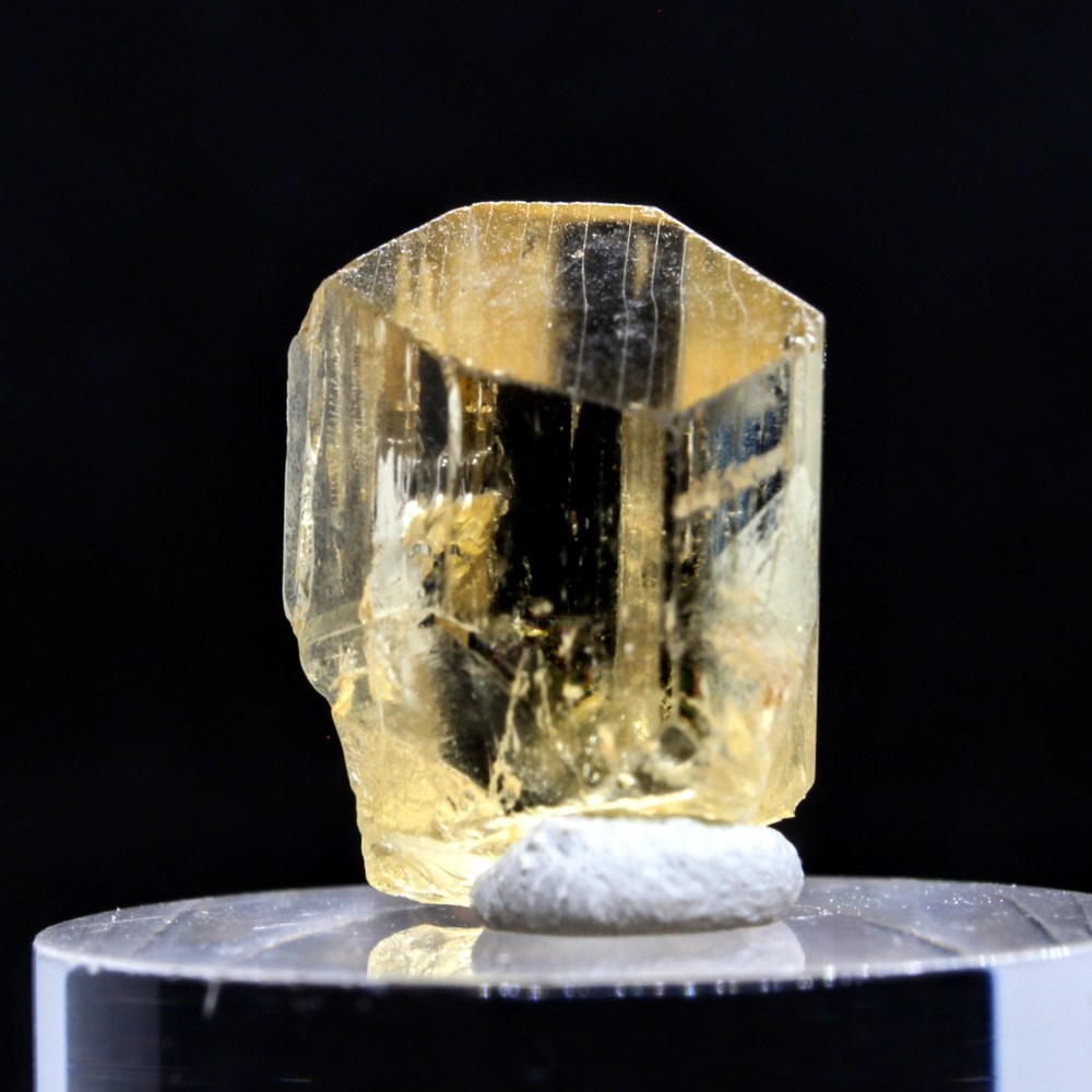9 - Marialite mineraux meteorites 9 marialite
