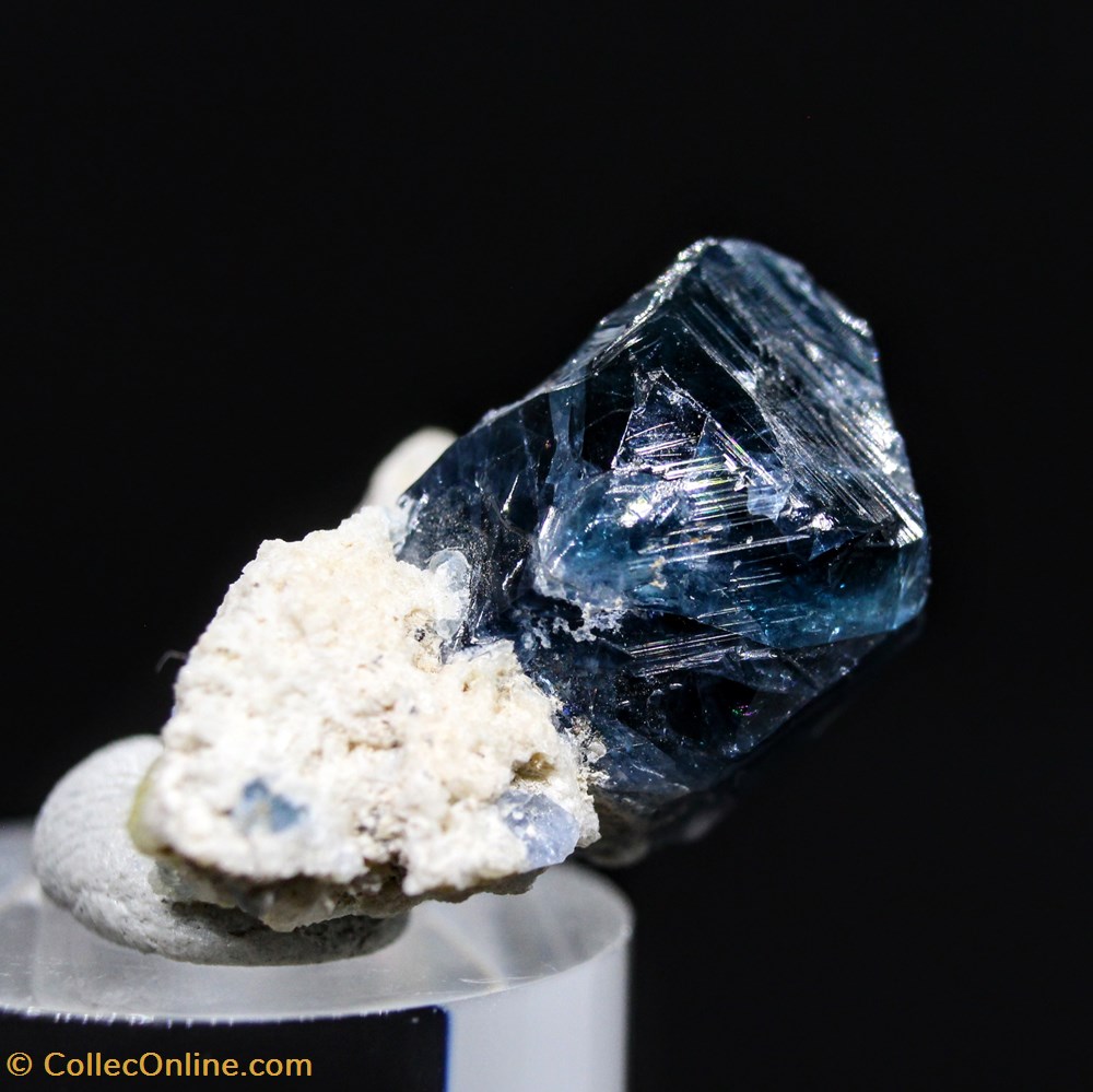 4 - Spinel mineraux meteorites spinelle 4 spinel