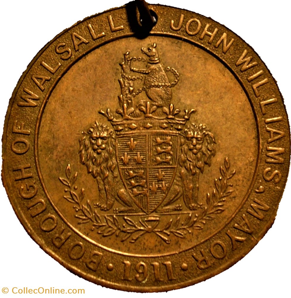 George V & Mary - 1911 Coronation Medal, Walsall, UK 3 medaille royaume uni george v mary 1911 coronation medal walsall uk