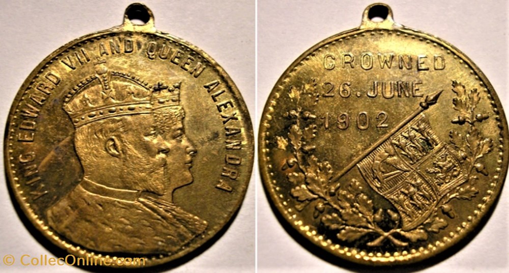 Edward VII & Alexandra - Gilt Medalet Coronation 1902 (ex.3) medaille royaume uni edward vii alexandra gilt medalet coronation 1902 ex 3