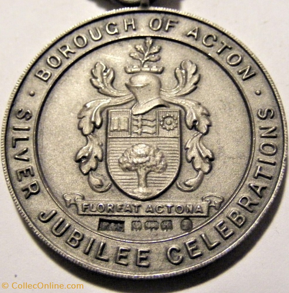 George V & Mary - 1935 Silver Jubilee Medal - Borough of Acton, UK 3 medaille royaume uni george v mary 1935 silver jubilee medal borough of acton uk