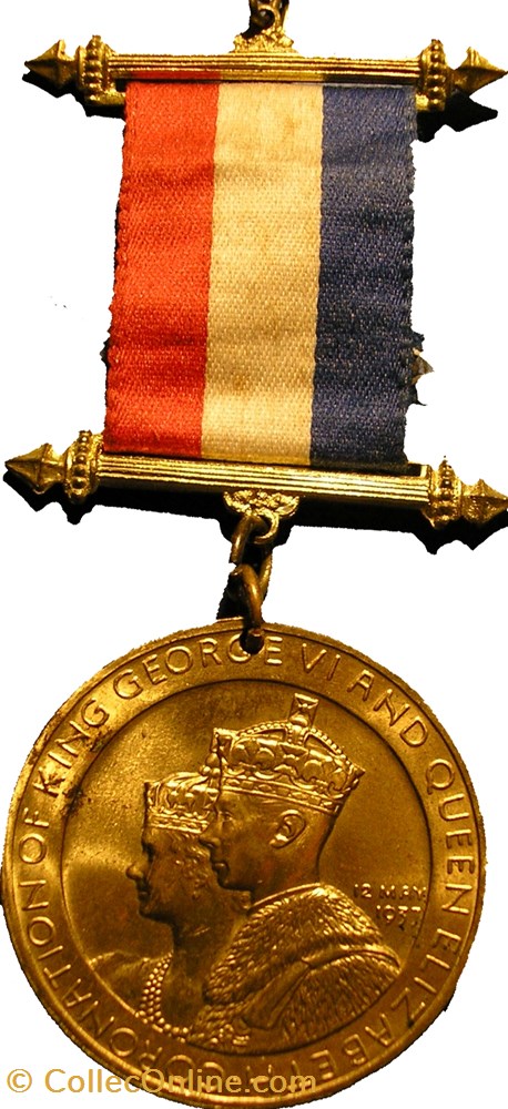 George VI & Elizabeth - 1937 Coronation Gilt Medal - UK 4 medaille royaume uni george vi elizabeth 1937 coronation gilt medal uk