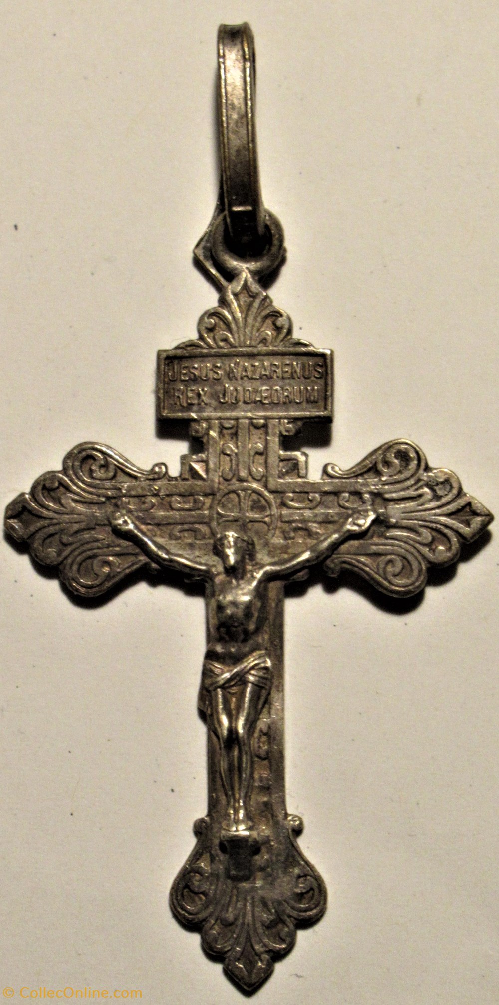 patrimoine religieux objets de cultes crucifix pectoral sacre coeur xixe