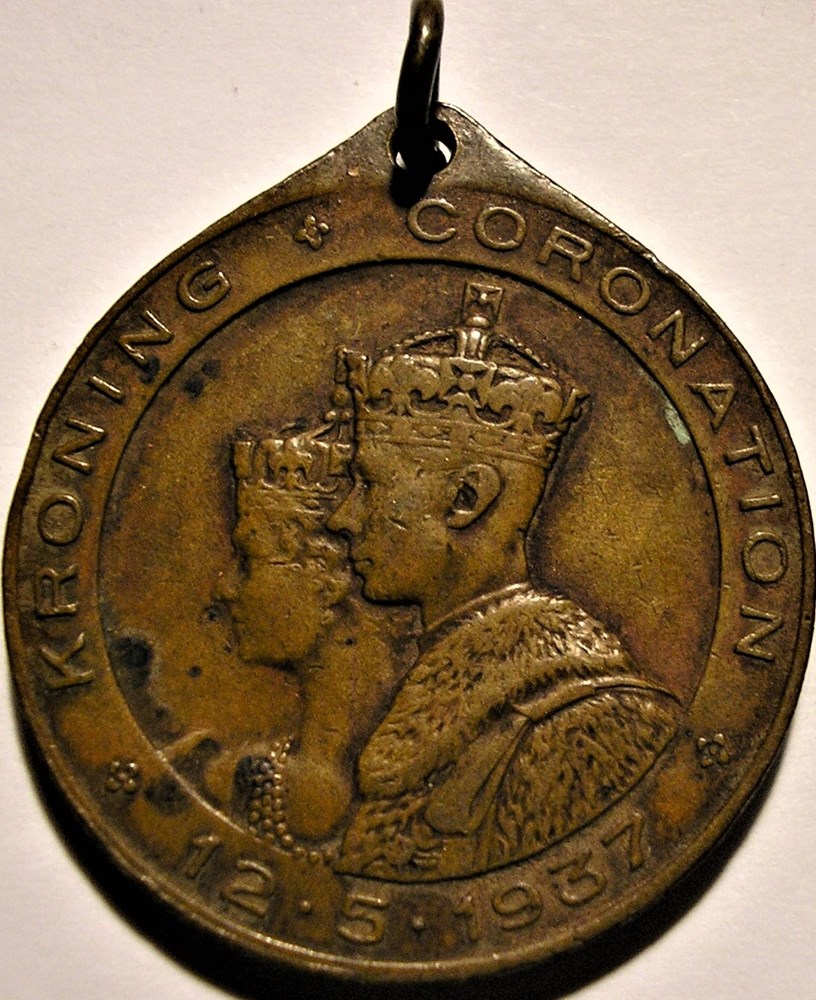 George VI & Elizabeth - Coronation 1937 Medallion - South Africa (ex.2) 3 medailles afrique du sud george vi elizabeth coronation 1937 medallion south africa ex 2