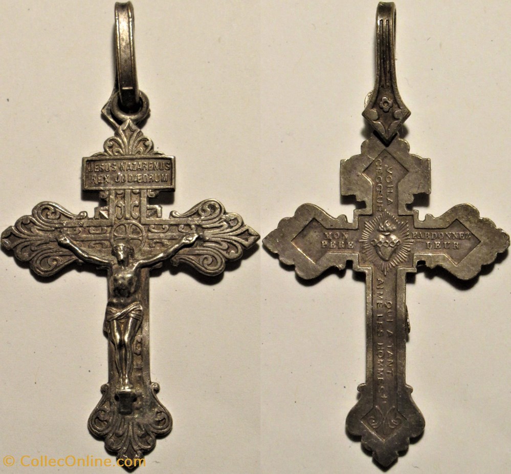 patrimoine religieux objets de cultes crucifix pectoral sacre coeur xixe