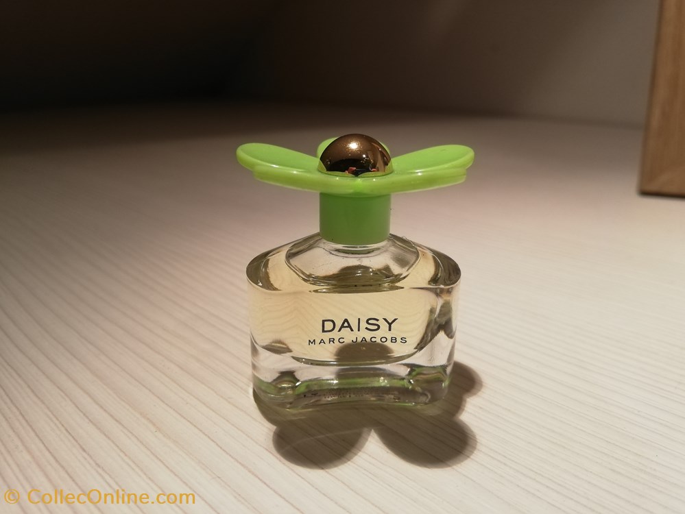 JACOBS MARC DAISY parfums beaute miniatures jacobs marc daisy