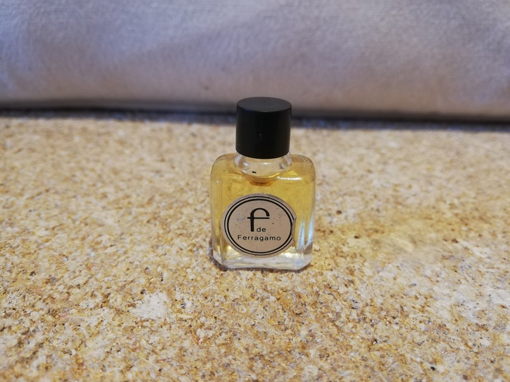 FERRAGAMO F parfums beaute miniatures ferragamo f