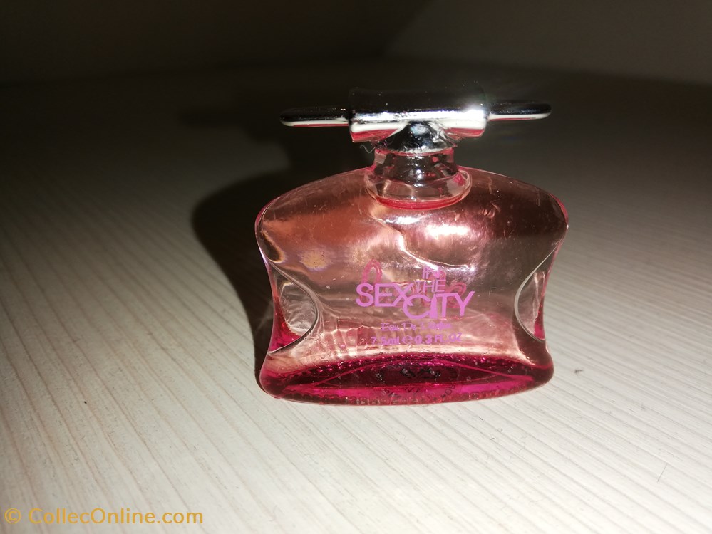 SEX IN THE CITY LOVE parfums beaute miniatures sex in the city love