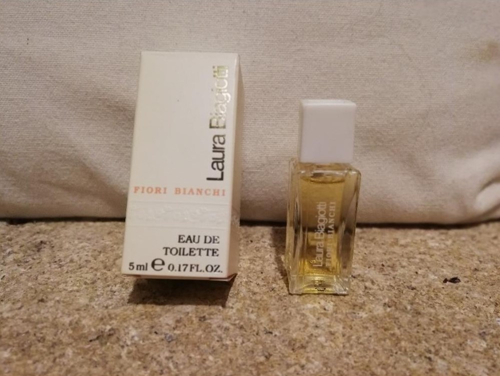 BIAGIOTTI LAURA FIORI BIANCHI parfums beaute miniatures biagiotti laura fiori bianchi