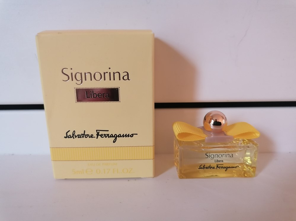 FERRAGAMO SALVATORE SIGNORINA LIBERA parfums beaute miniatures ferragamo salvatore signorina libera