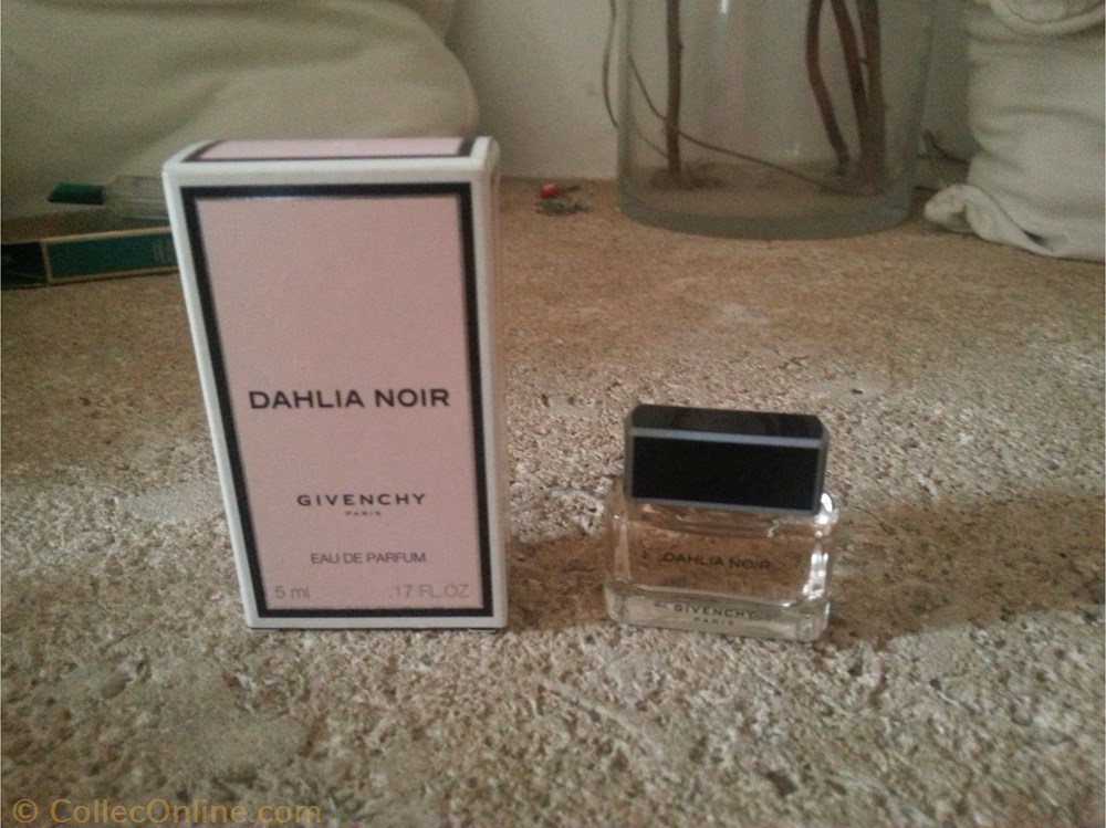 Flicker Loosen Crush GIVENCHY DAHLIA NOIR - Perfumes and Beauty - Fragrances