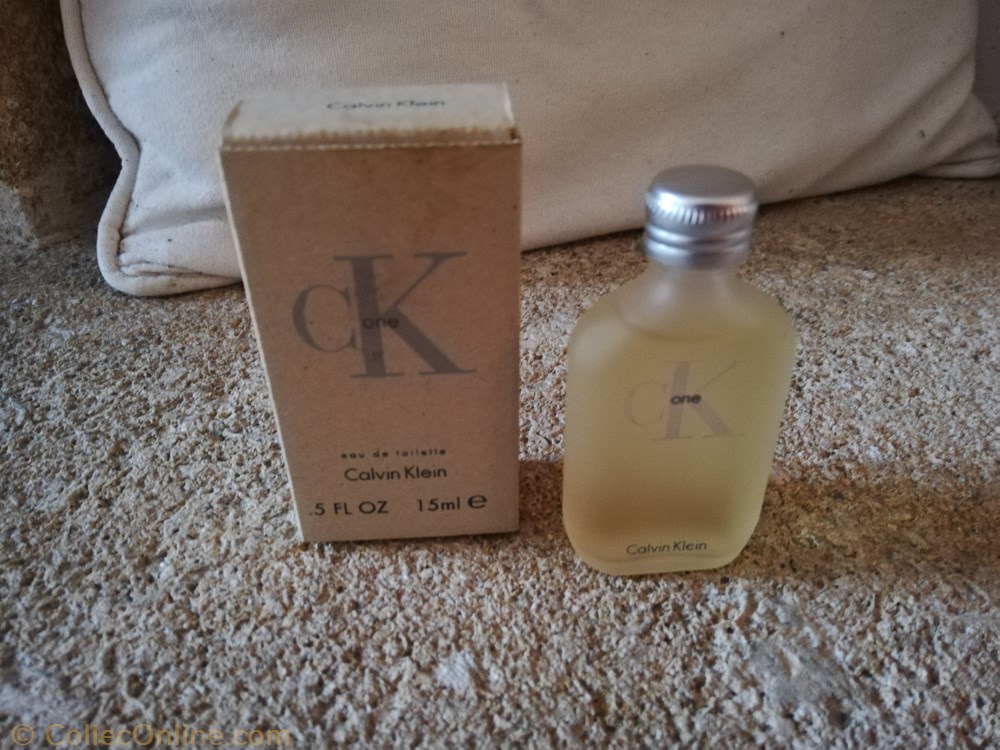 KLEIN CALVIN CK ONE parfums beaute miniatures klein calvin ck one