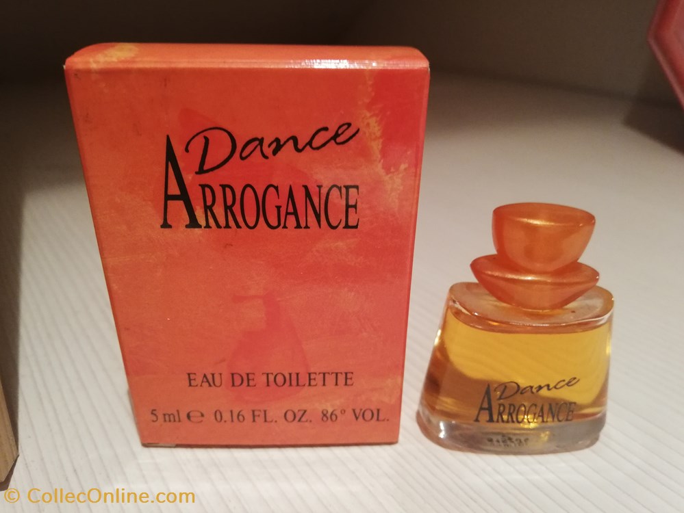 SCHIAPARELLI BENESSERE ET PIKENZ DANCE ARROGANCE parfums beaute miniatures schiaparelli benessere et pikenz dance arrogance