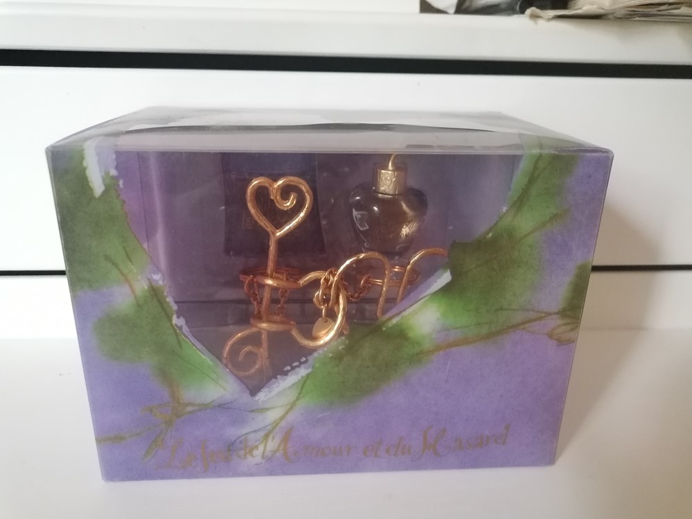 parfums beaute miniatures lempicka lolita le jeu de amour et du hasard