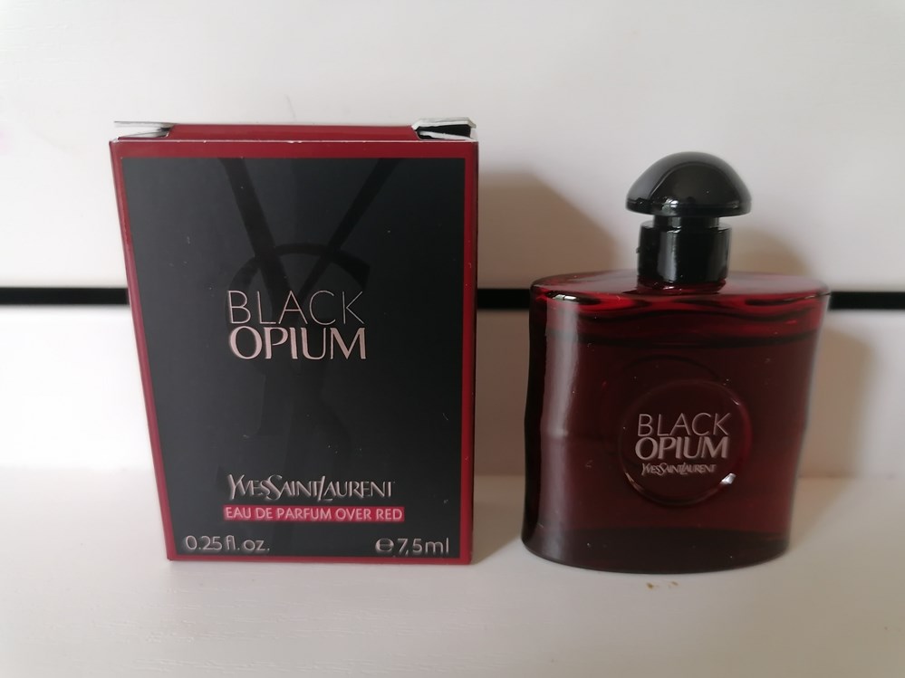 SAINT LAURENT BLACK OPIUM OVER RED parfums beaute miniatures saint laurent black opium over red
