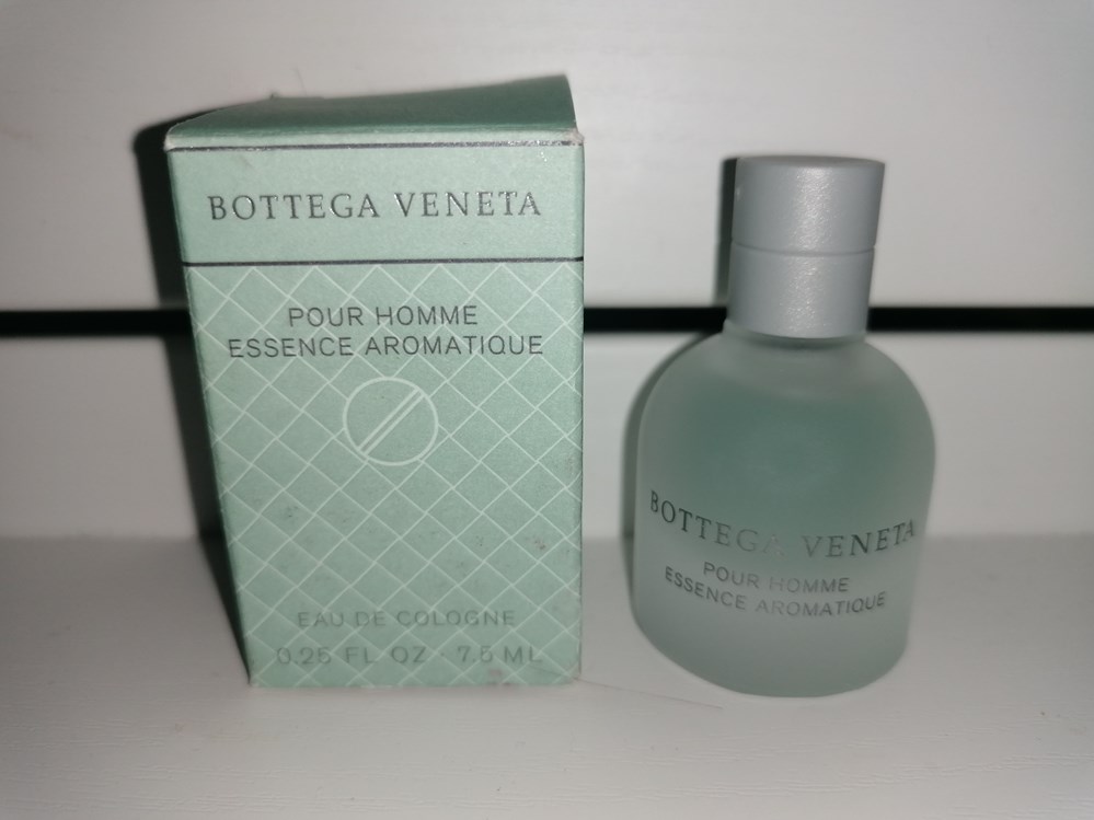VENETA BOTTEGA ESSENCE AROMATIQUE parfums beaute miniatures veneta bottega essence aromatique