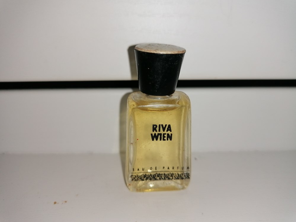 RIVA WIEN parfums beaute miniatures riva wien
