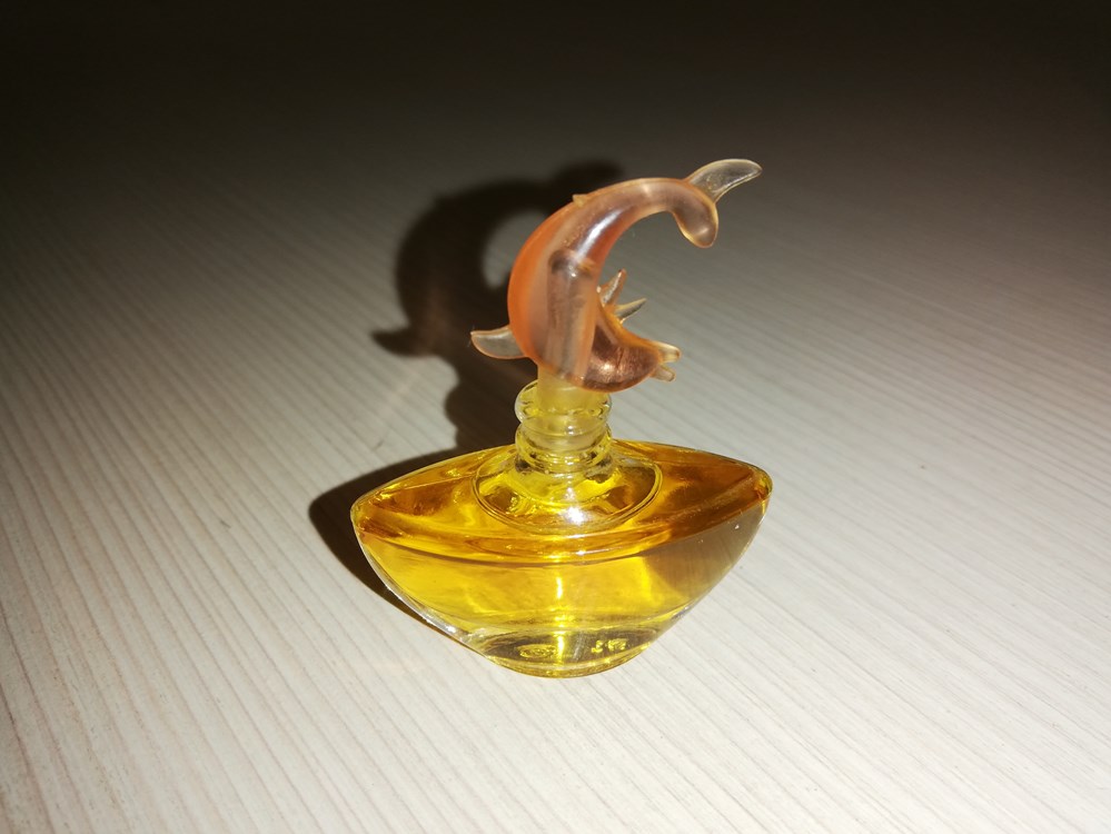 NON IDENTIFIE parfums beaute miniatures non identifie