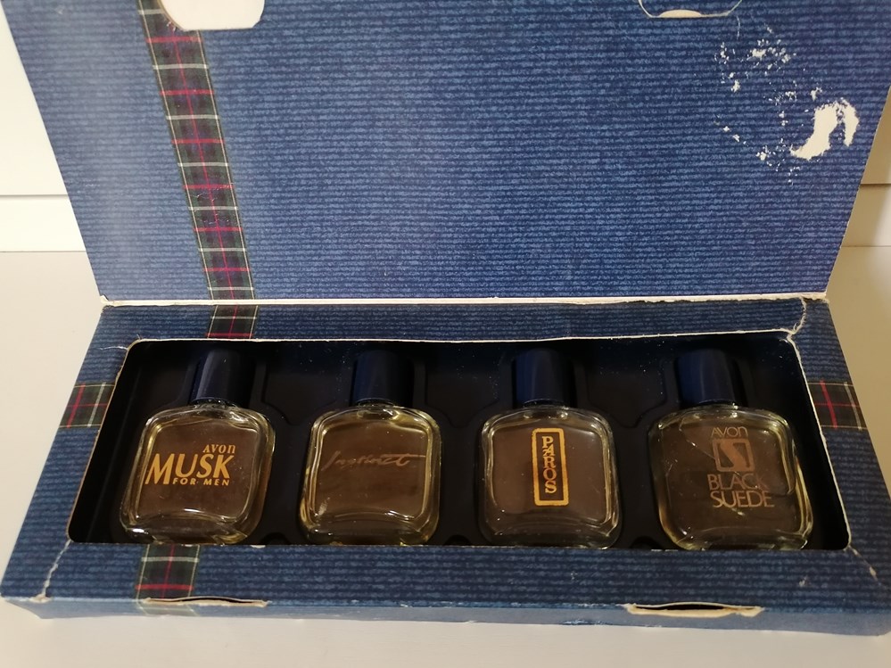 AVON BLACK SUEDE parfums beaute miniatures avon black suede