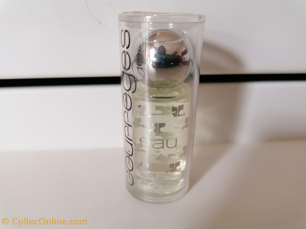 COURREGE EAU parfums beaute miniatures courrege eau