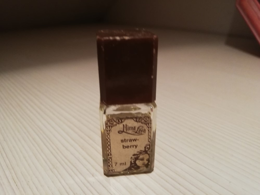 HIMA LAYA STRAWBERRY parfums beaute miniatures hima laya strawberry