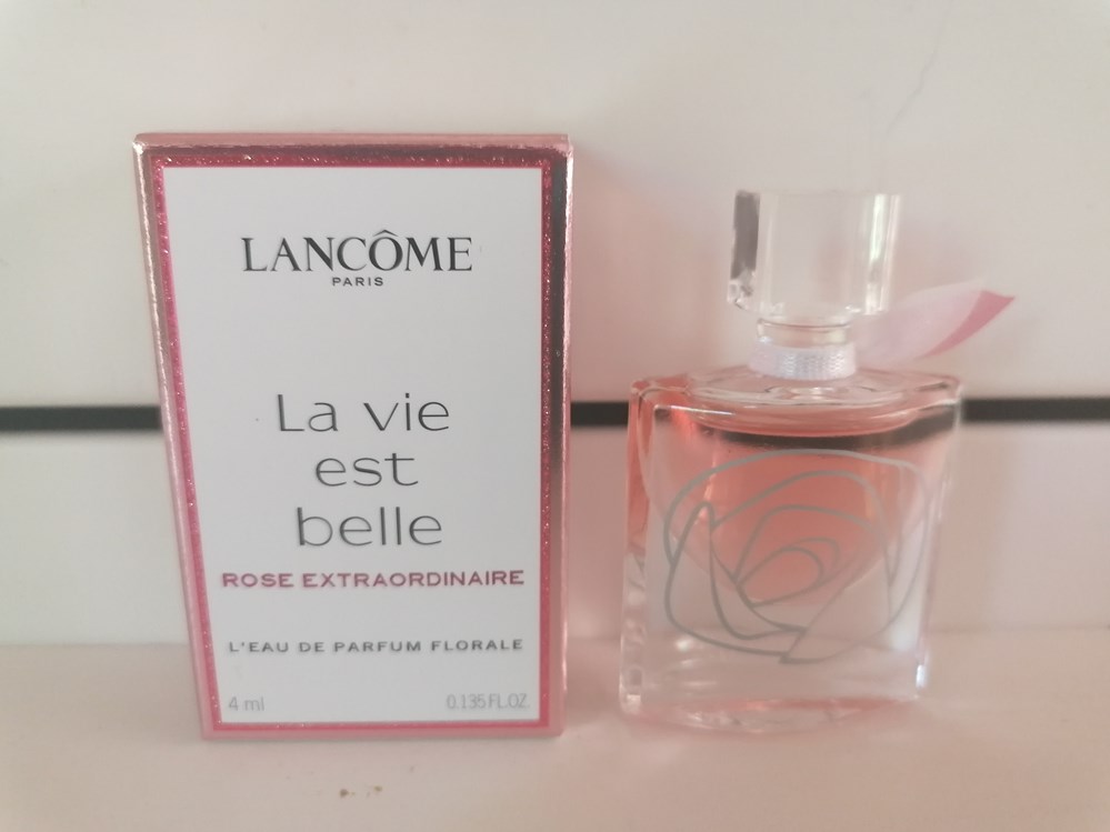 LANCOME LA VIE EST BELLE ROSE EXTRAORDINAIRE parfums beaute miniatures lancome la vie est belle rose extraordinaire