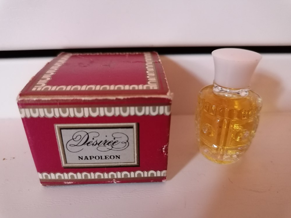 NAPOLEON DESIREE parfums beaute miniatures napoleon desiree