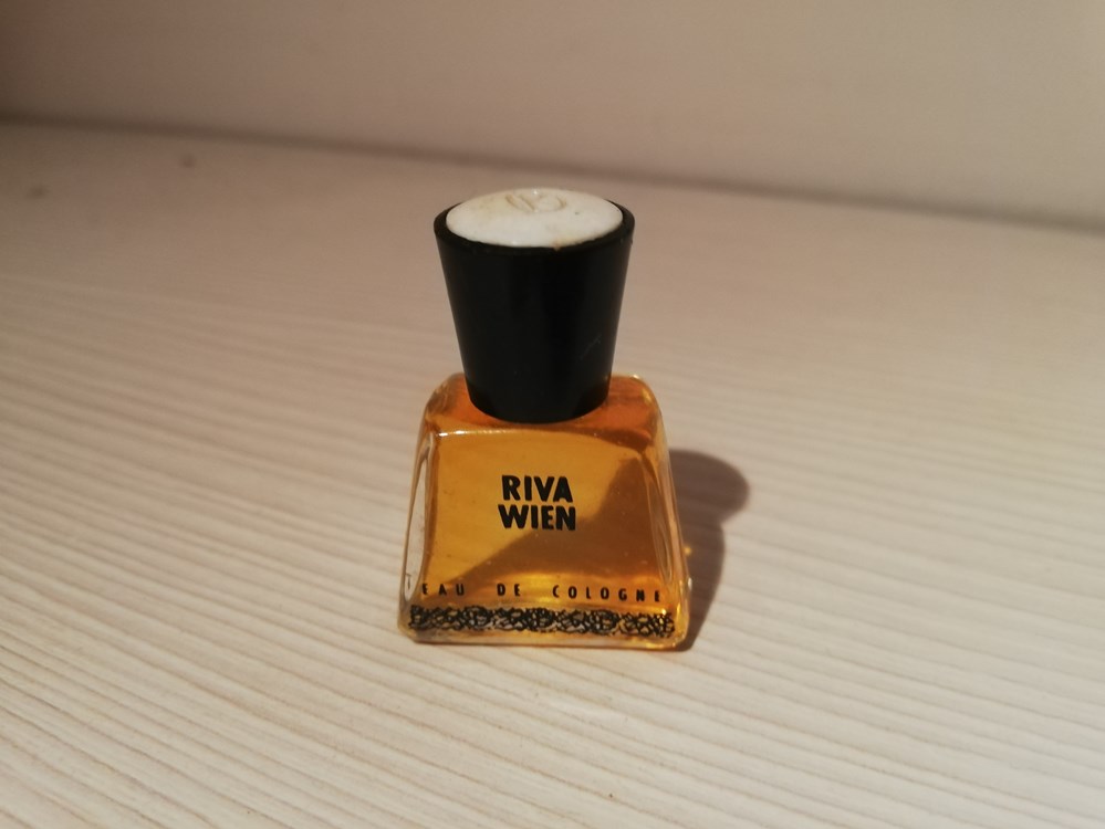 RIVA WIEN parfums beaute miniatures riva wien