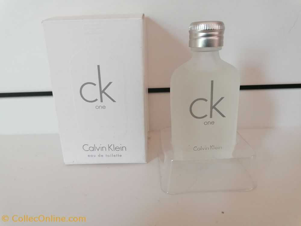 KLEIN CALVIN CK ONE parfums beaute miniatures klein calvin ck one