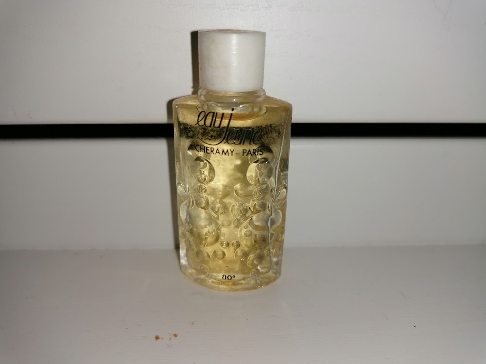 parfums beaute miniatures cheramy eau jeune