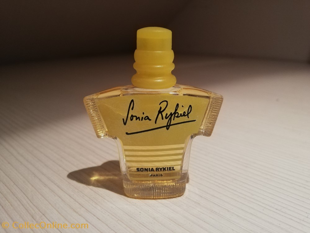 RYKIEL SONIA COFFRET LE DEFILE DES MINIATURES JAUNE parfums beaute rykiel sonia coffret le defile des miniatures jaune
