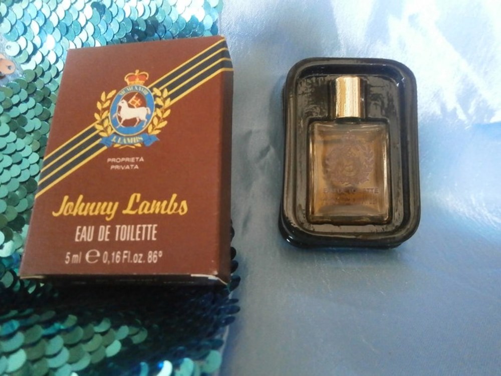 SCHIAPPARELLI BENESSERE PIKENZ JOHNNY LAMBS PROPRIETA PRIVATA parfums beaute miniatures schiapparelli benessere pikenz johnny lambs proprieta privata
