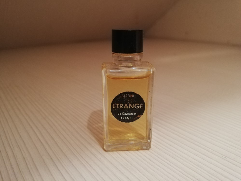 CHARRIER ETRANGE parfums beaute miniatures charrier etrange
